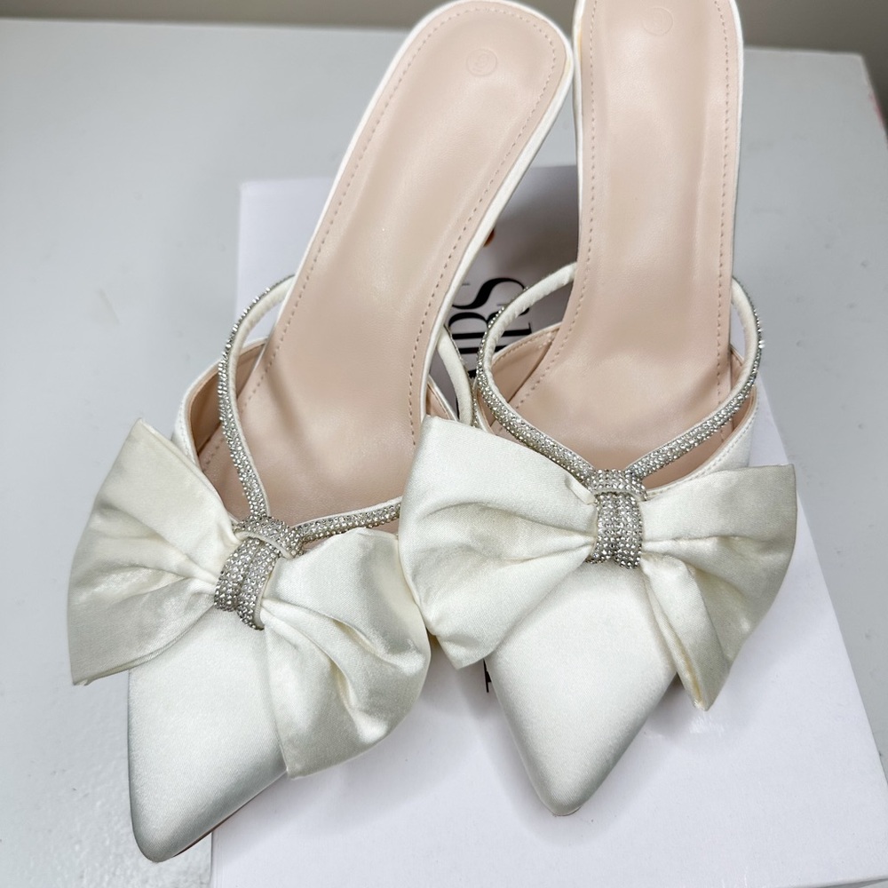 Elegant White Satin Bow Women's Bridal Shoes - Pointed Mule Heel